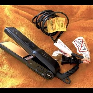 GVP Sally Beauty travel flat iron
